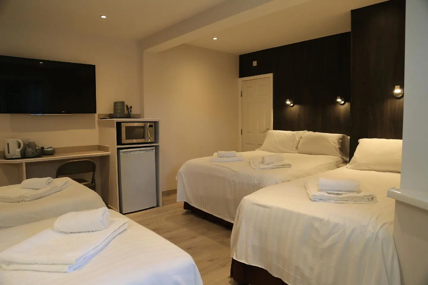 Debden Guest House ROOM_EXAMPLE