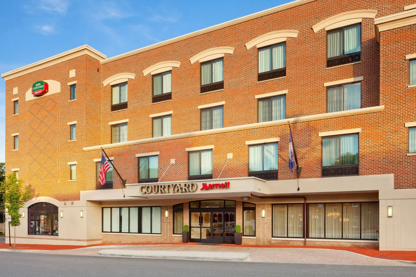Courtyard by Marriott Fredericksburg Historic District EXTERIOR