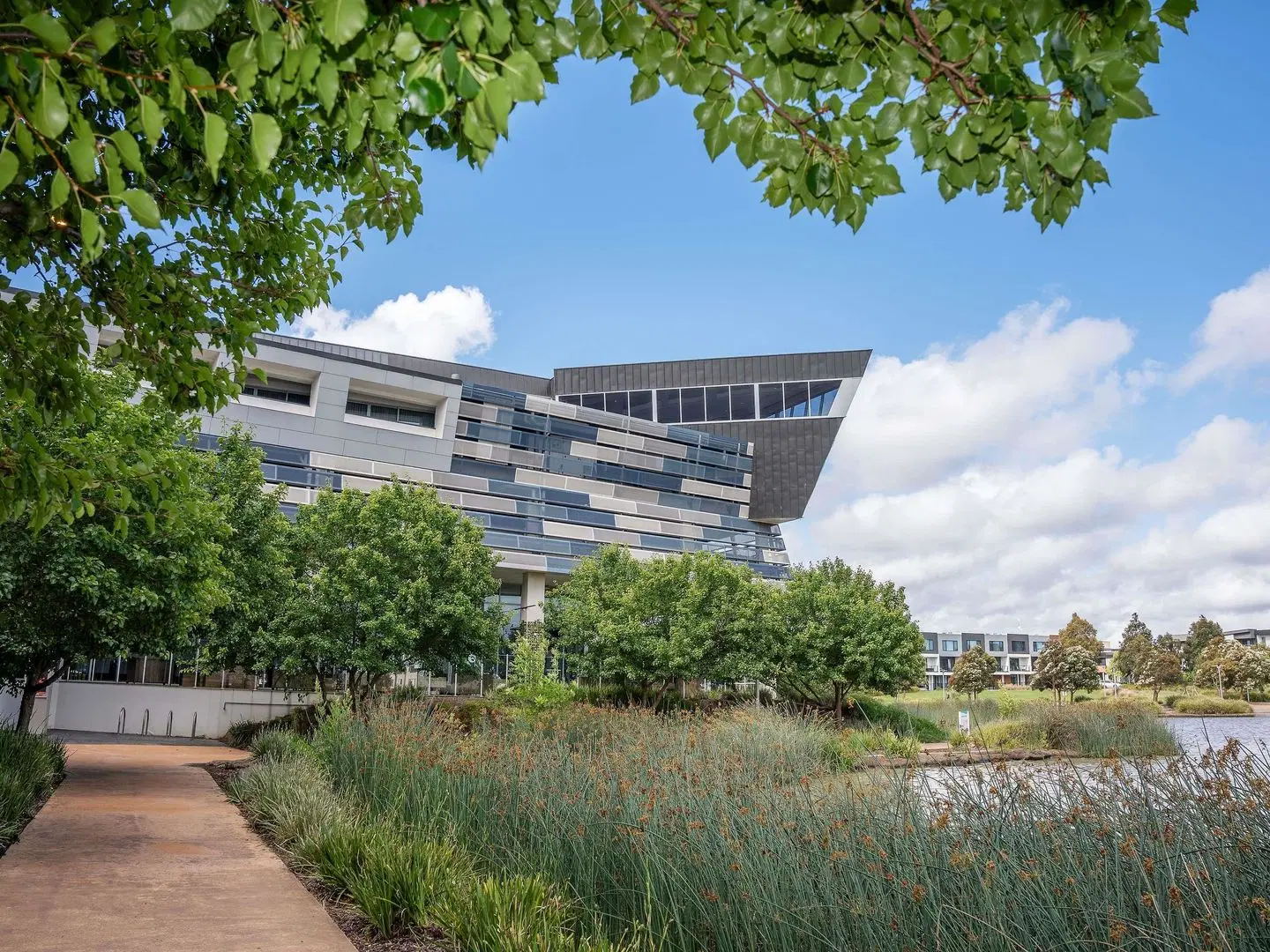 Mercure Melbourne Caroline Springs EXTERIOR