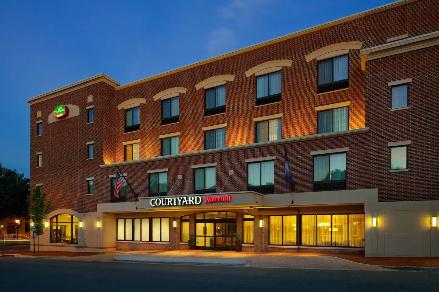 Courtyard by Marriott Fredericksburg Historic District EXTERIOR