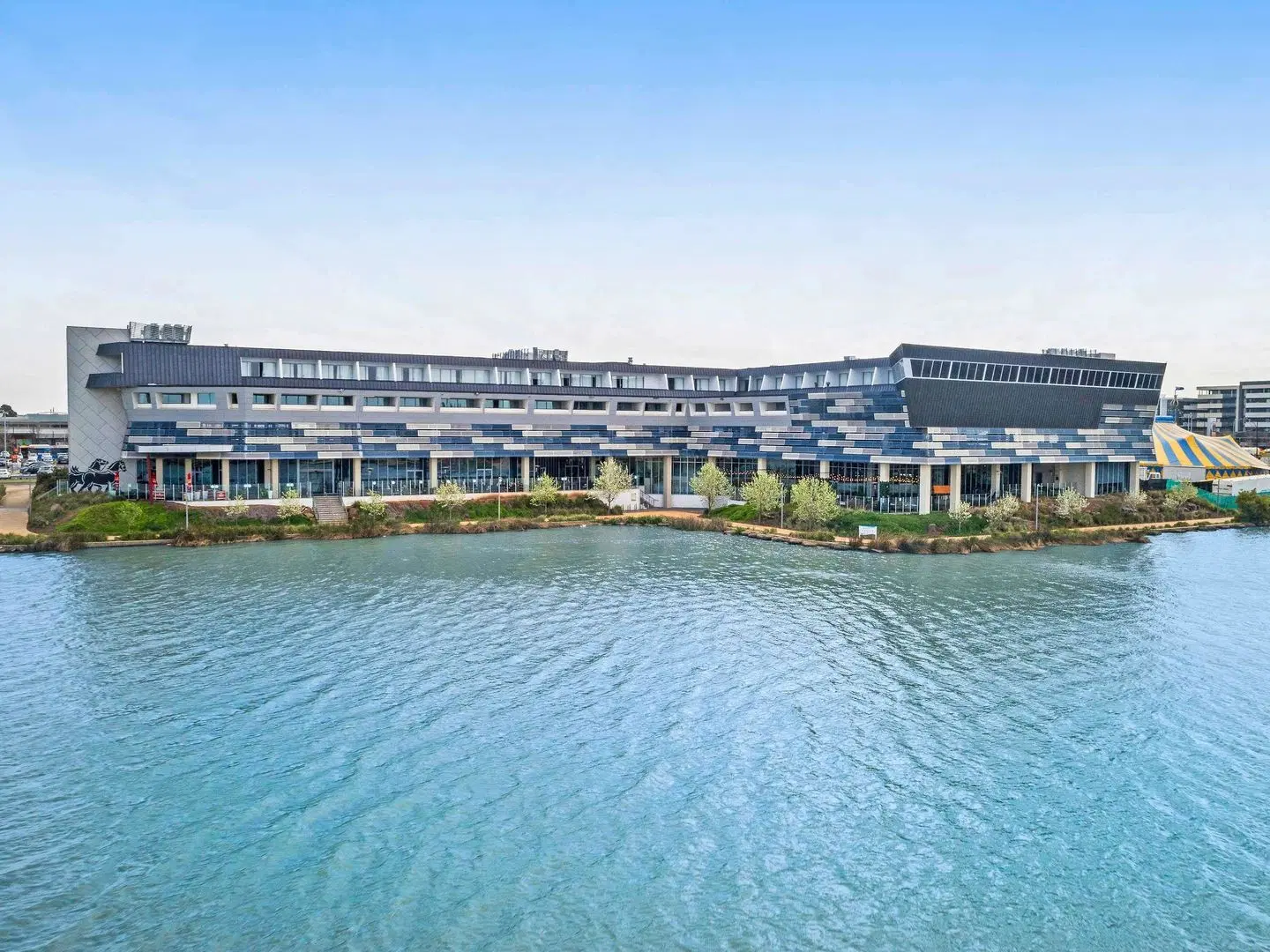 Mercure Melbourne Caroline Springs EXTERIOR
