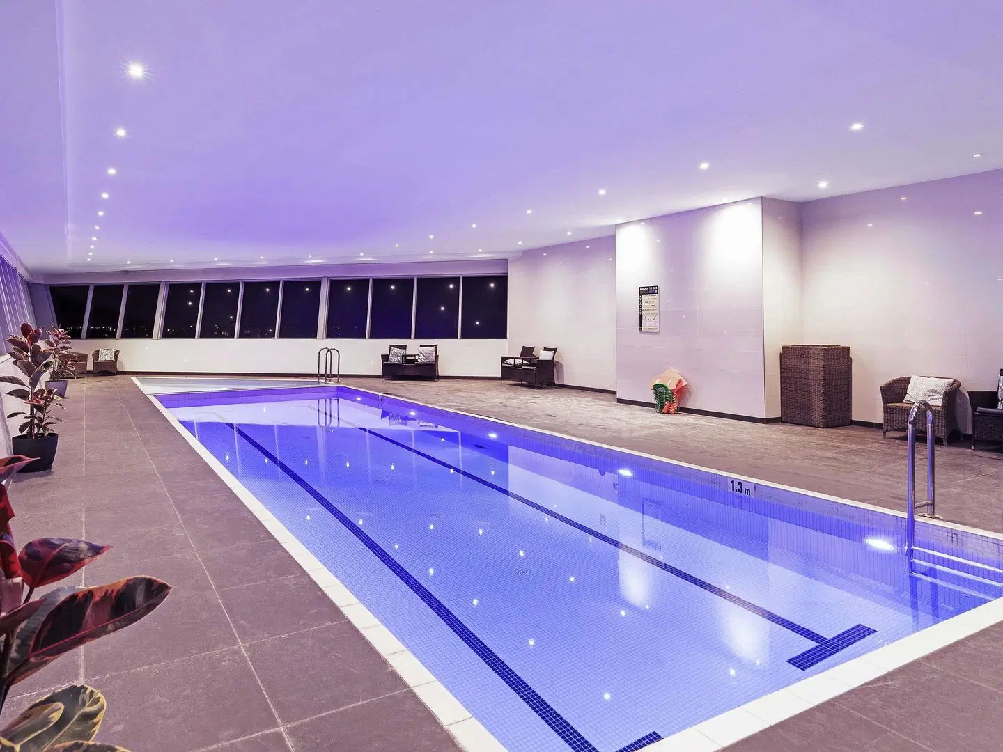 Mercure Melbourne Caroline Springs Hallenbad