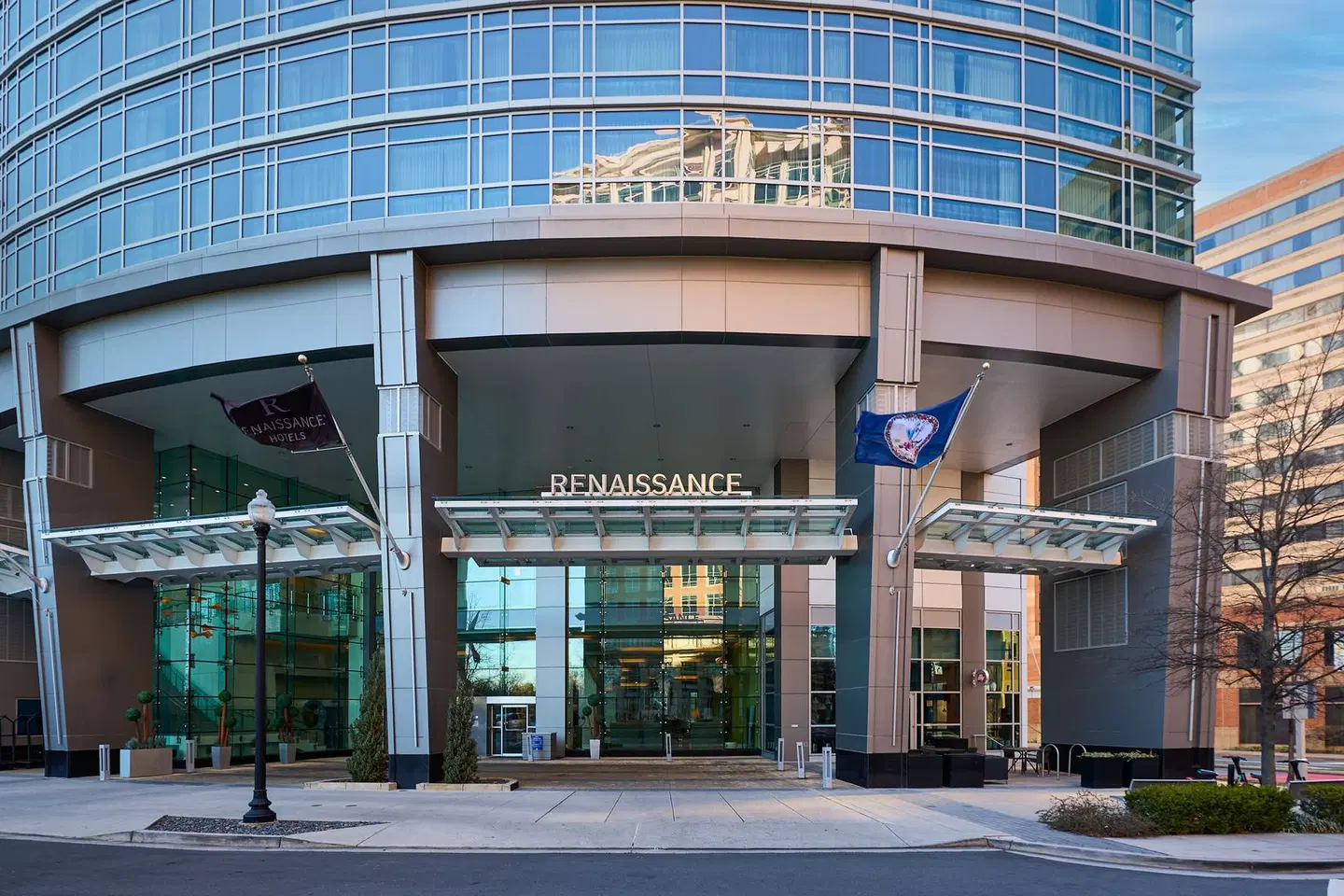 Renaissance Arlington Capital View Hotel EXTERIOR