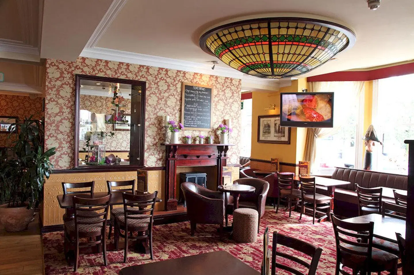 Prom Hotel Bar