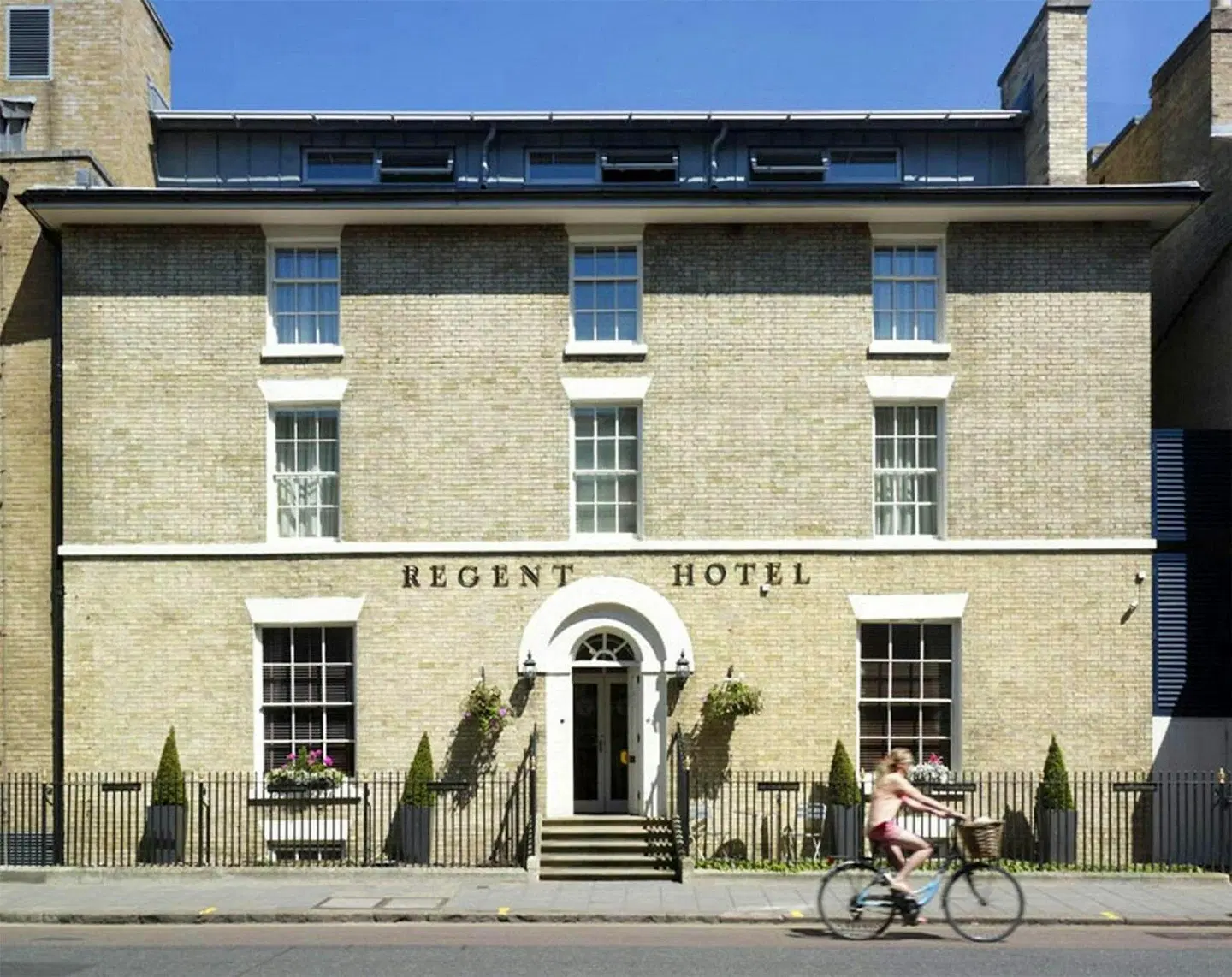 Regent EXTERIOR