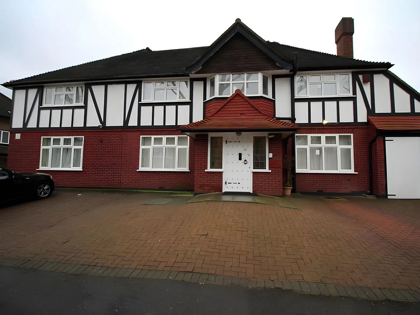 Flexistay Sutton Aparthotel EXTERIOR