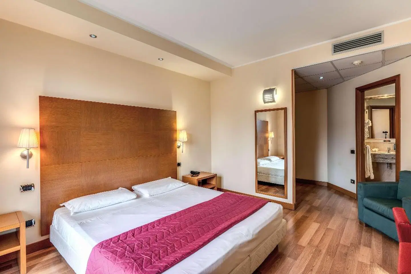 Luna Hotel Motel Airport ROOM_EXAMPLE