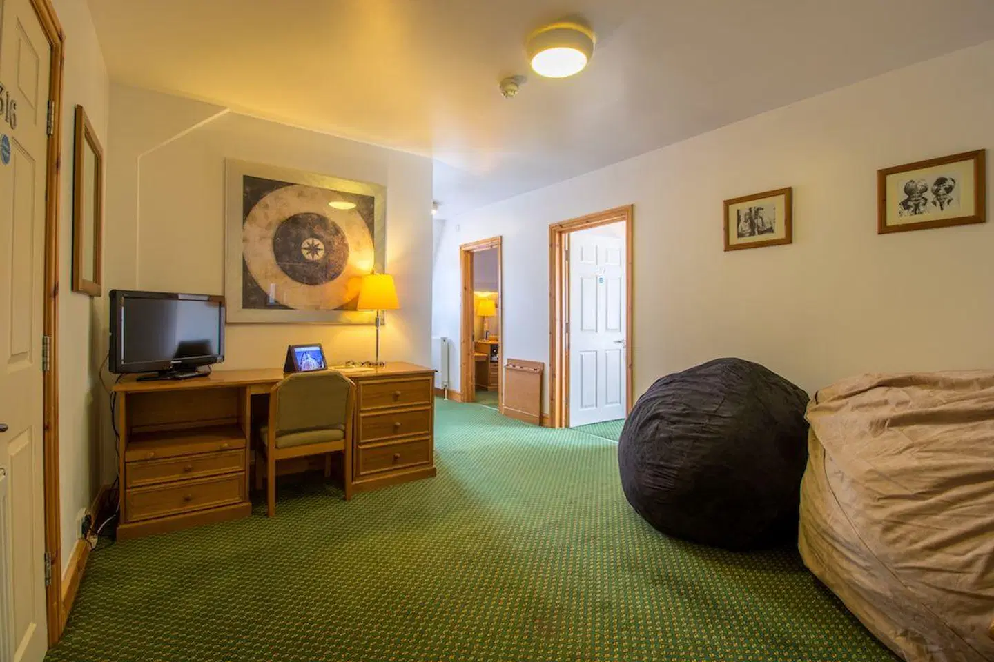 A Park View Hotel ROOM_EXAMPLE