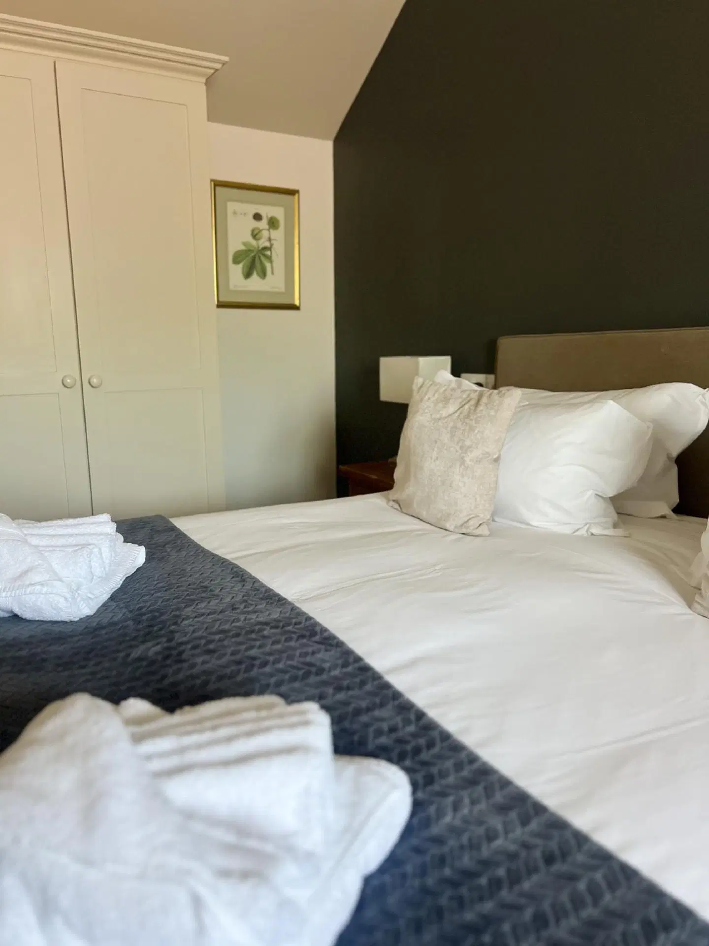The Parson Woodforde ROOM_EXAMPLE