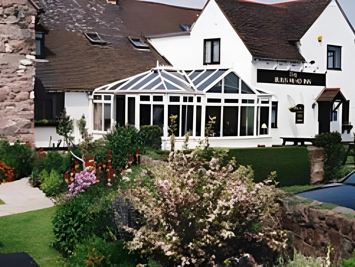 The Bull's Head Inn EXTERIOR