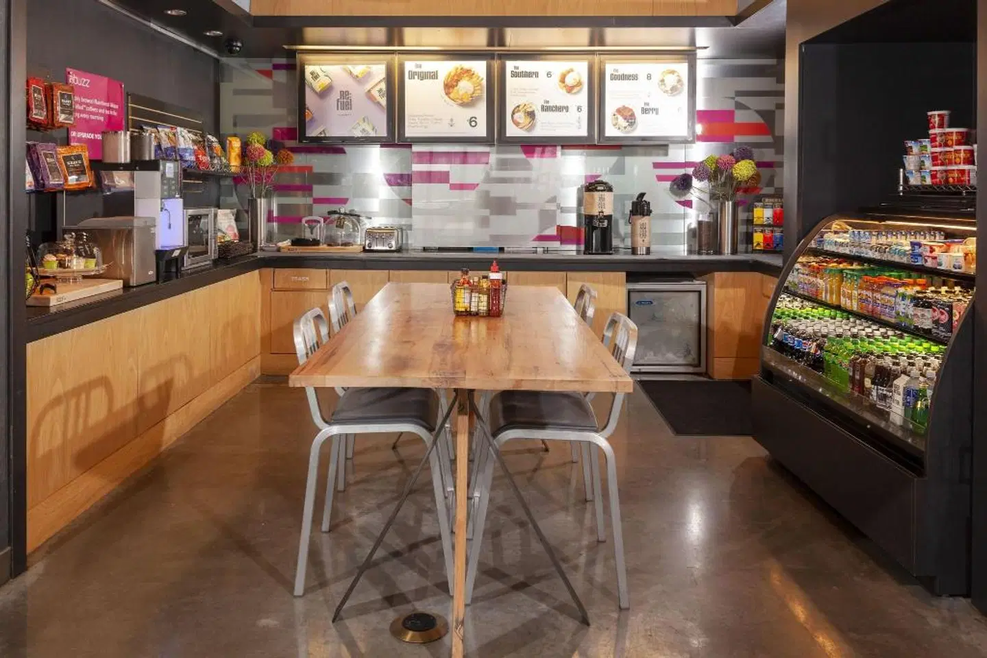 Aloft Richmond West Bar