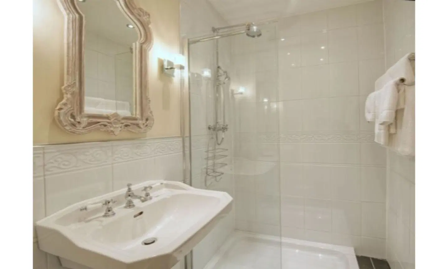 Warkworth House Hotel Badezimmer