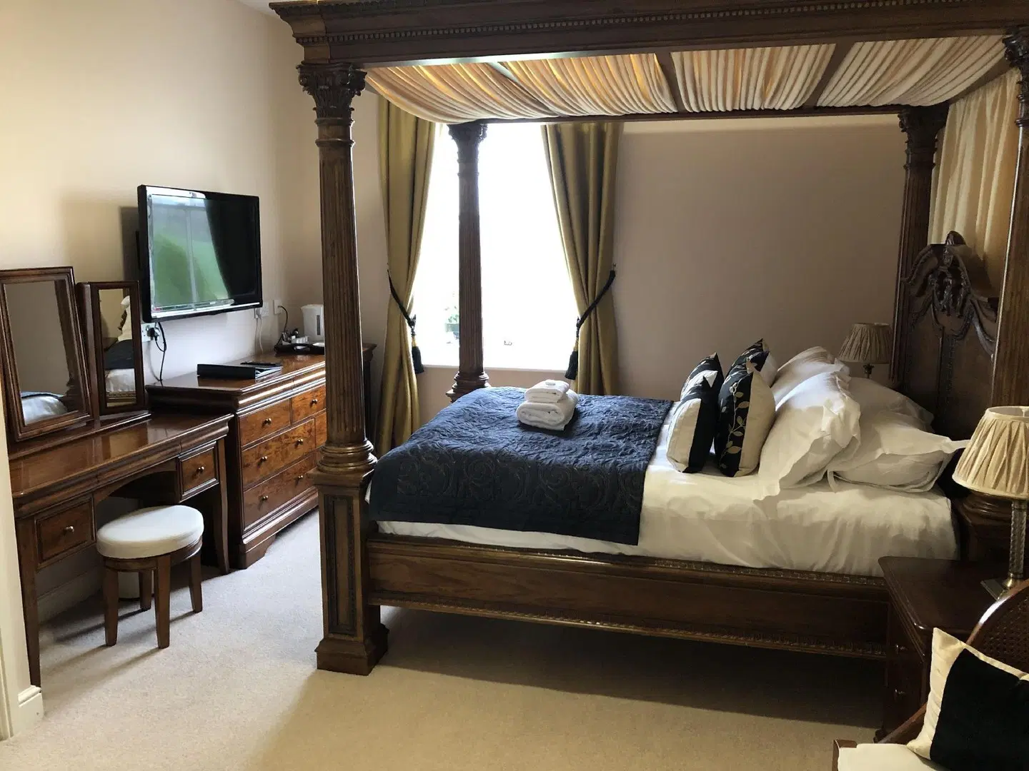 The Corbet Arms ROOM_EXAMPLE