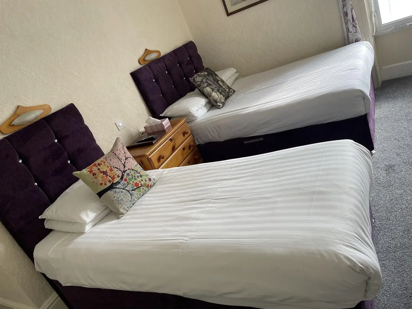 Diamonds Inn ROOM_EXAMPLE