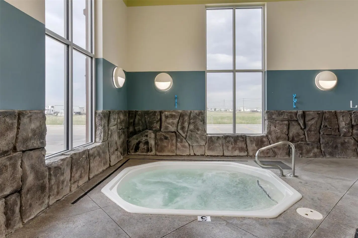 Best Western Plus Winnipeg West HEALTH_BEAUTY