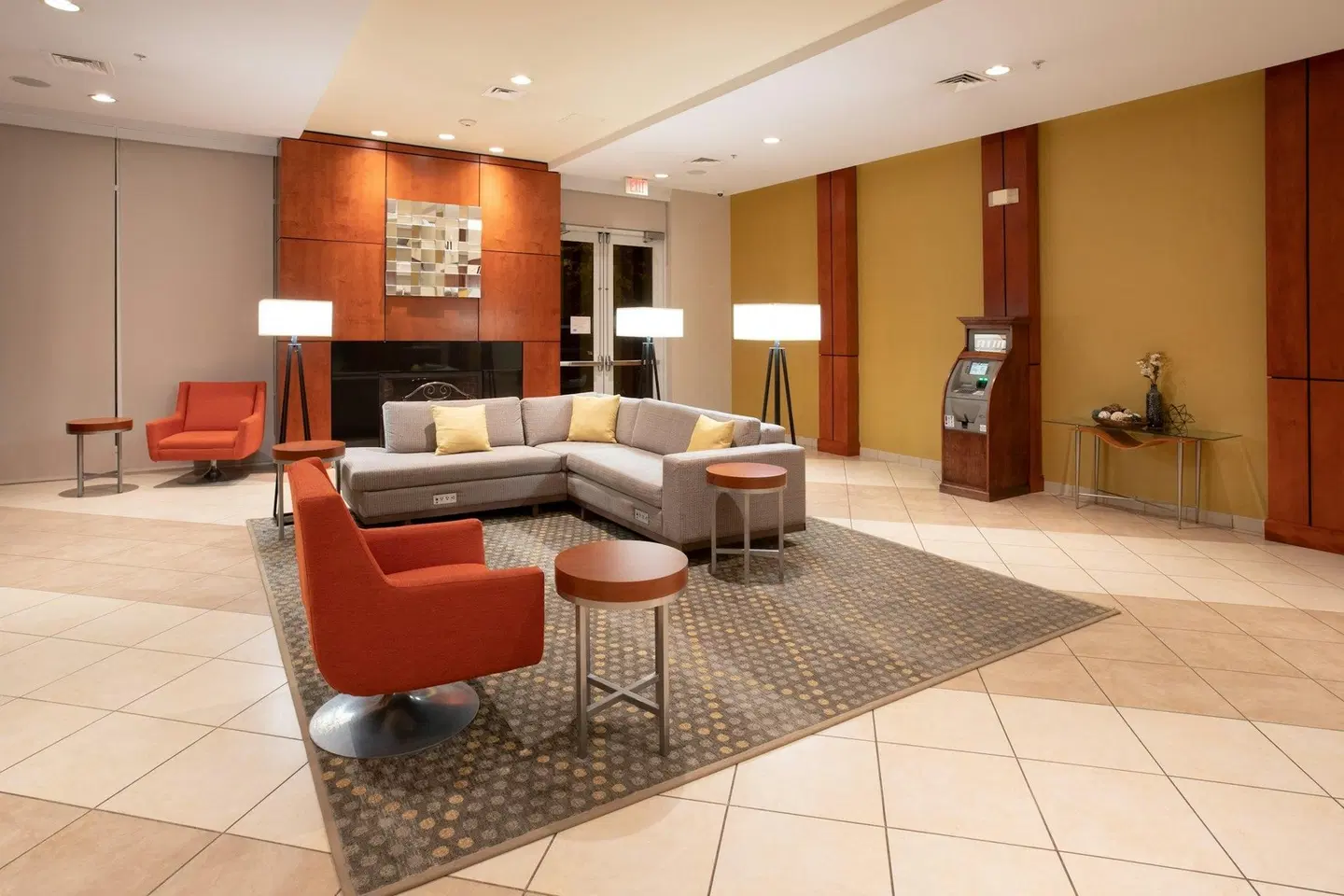 Holiday Inn Winchester SE-Historic Gateway by IHG LOUNGE_LOBBY