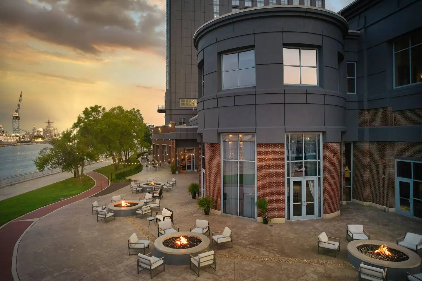 Renaissance Portsmouth-Norfolk Waterfront Hotel EXTERIOR