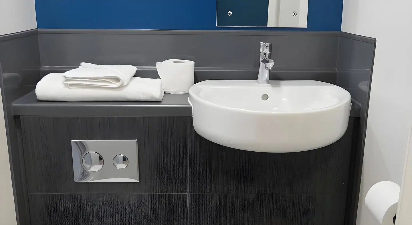 Jonas Hotel Badezimmer