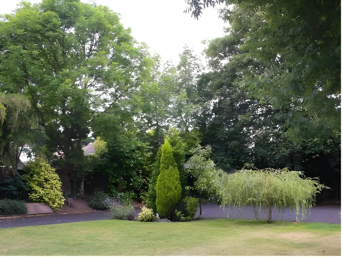 Elmdon Lodge Garten