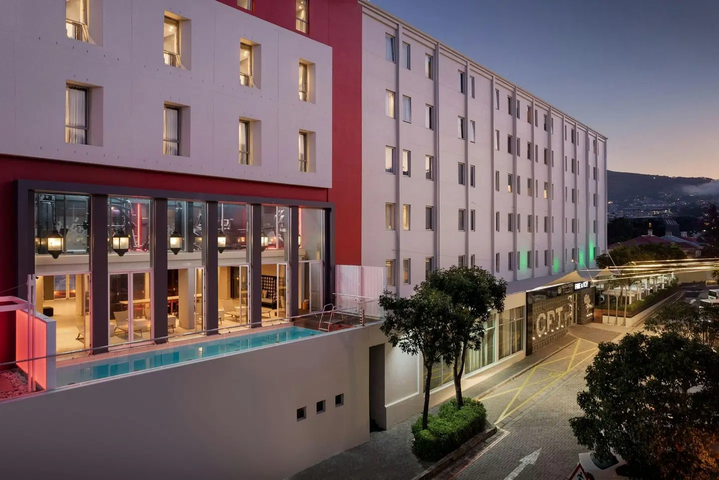 Protea Hotel by Marriott Fire & Ice! Cape Town EXTERIOR