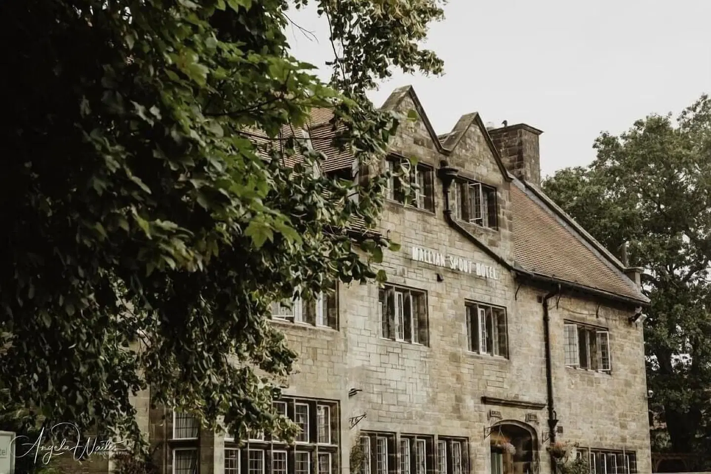 Mallyan Spout Hotel EXTERIOR