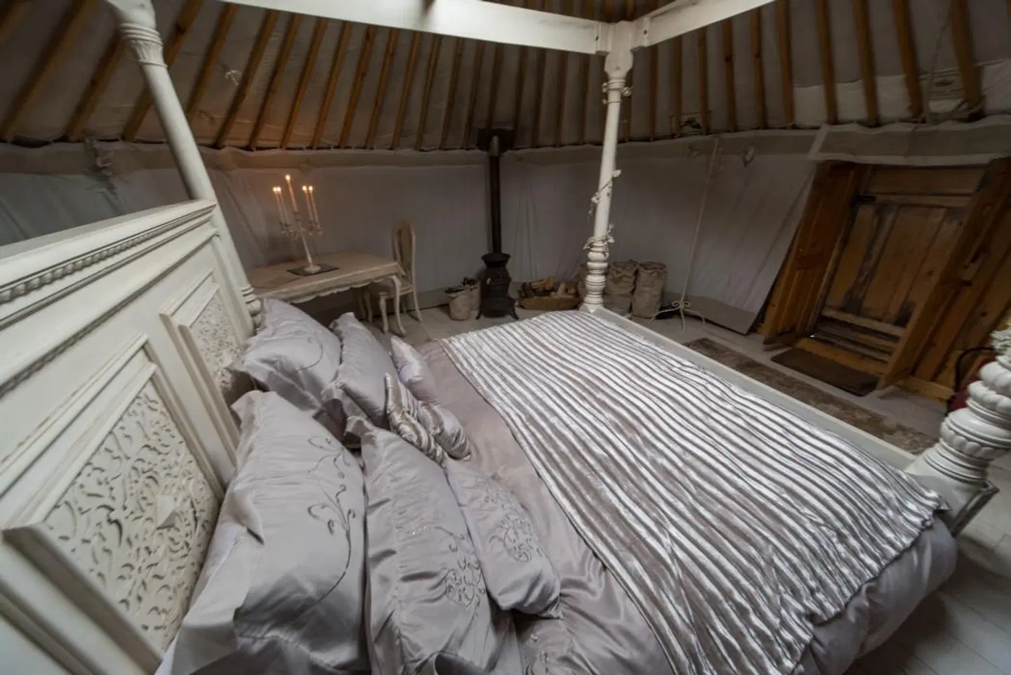 Lincoln Yurts ROOM_EXAMPLE