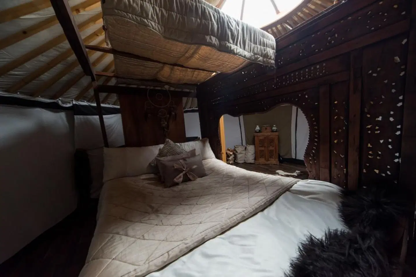 Lincoln Yurts ROOM_EXAMPLE