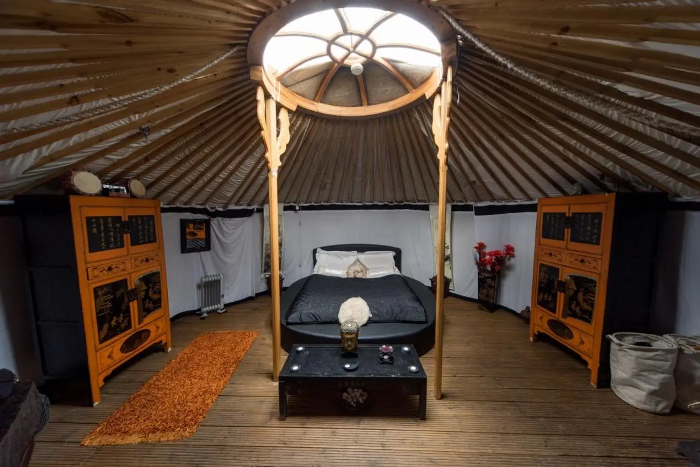 Lincoln Yurts ROOM_EXAMPLE