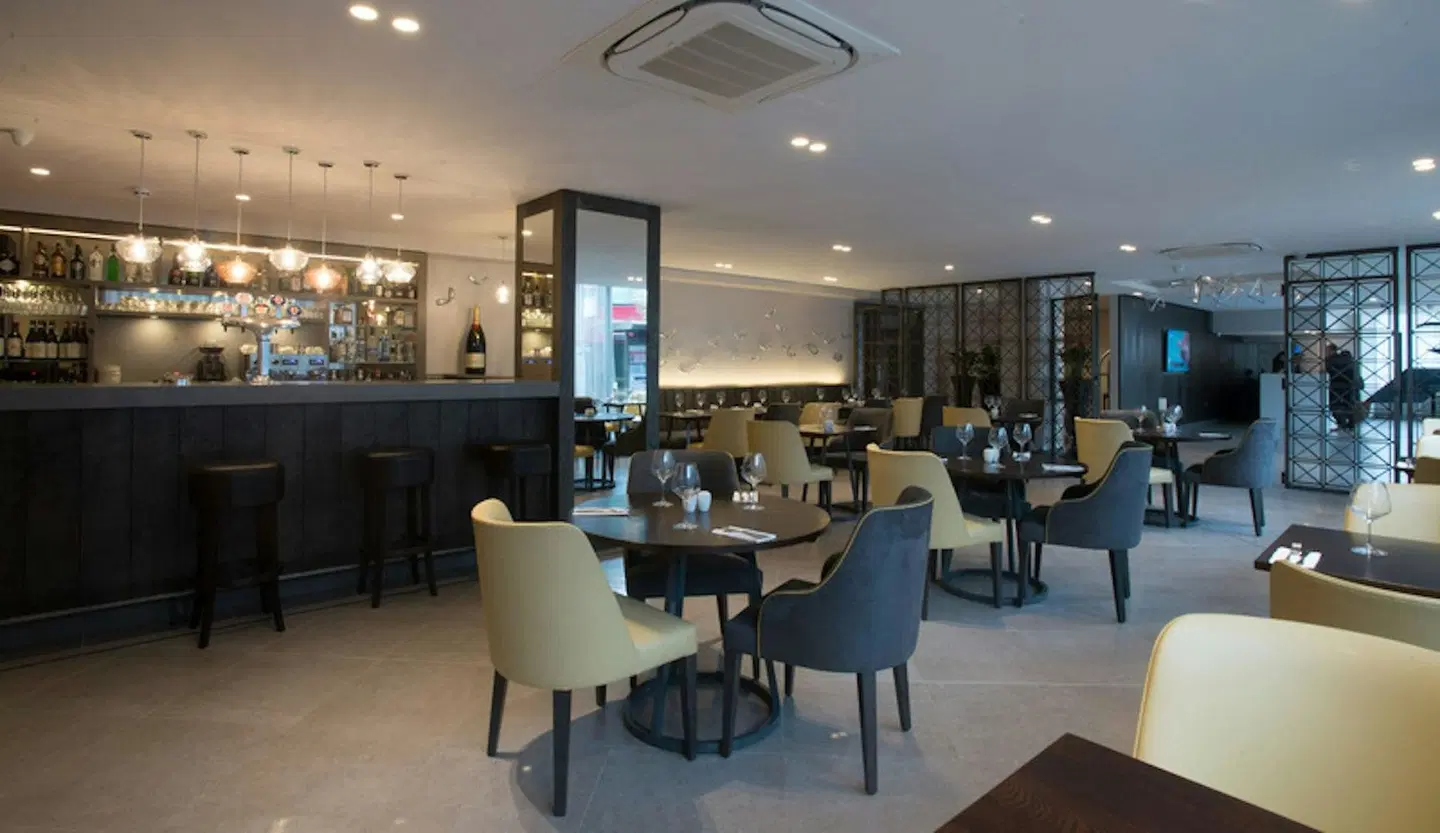 St George's Hotel - Wembley Bar