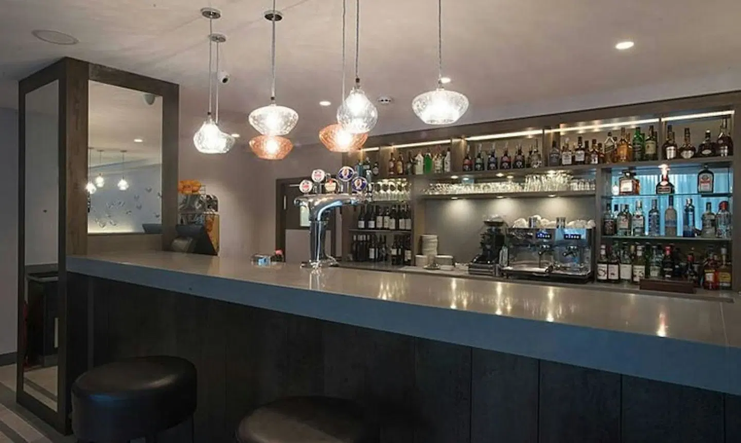 St George's Hotel - Wembley Bar