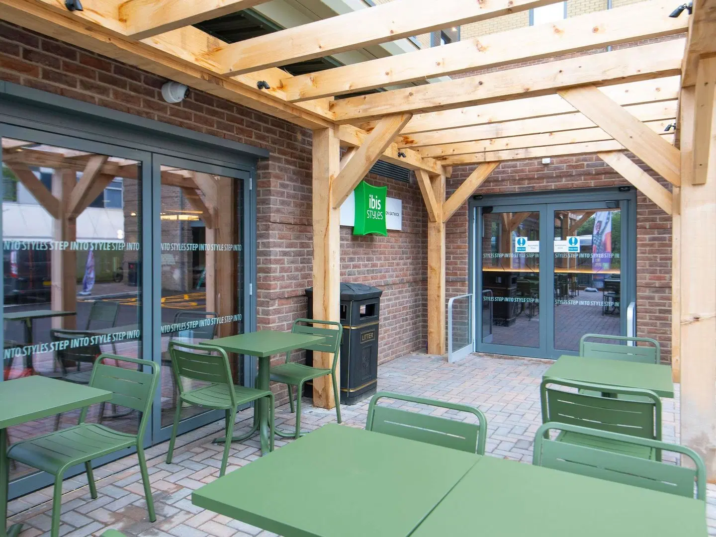 ibis London Gatwick Airport HEALTH_BEAUTY