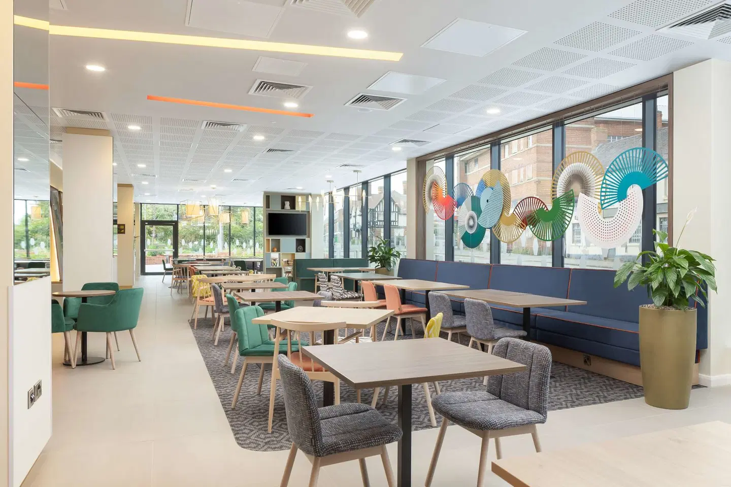 Hampton by Hilton Nuneaton Bar
