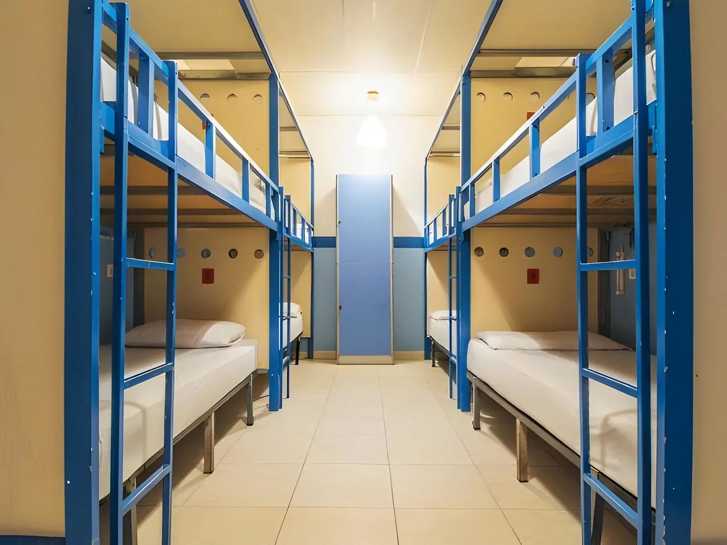 Sea Hostel Barcelona Hallenbad
