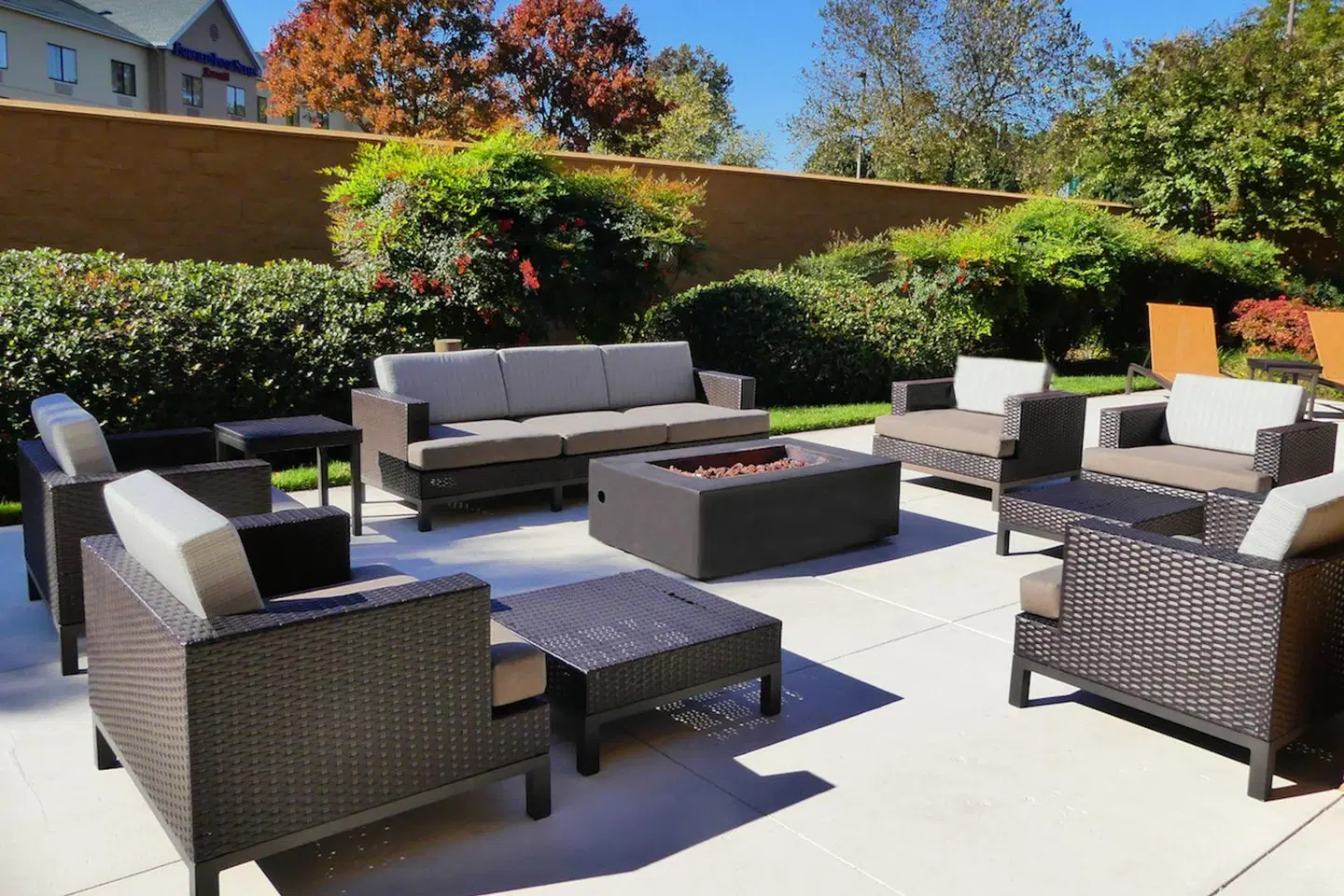 Courtyard by Marriott Chesapeake Greenbrier Terrasse