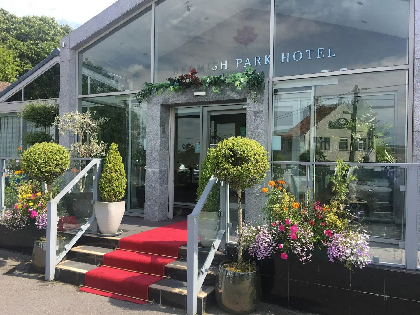 The Beamish Park Hotel EXTERIOR