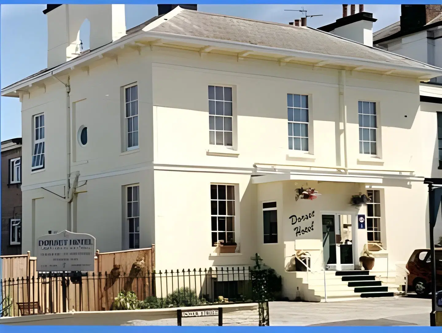 Dorset Hotel EXTERIOR