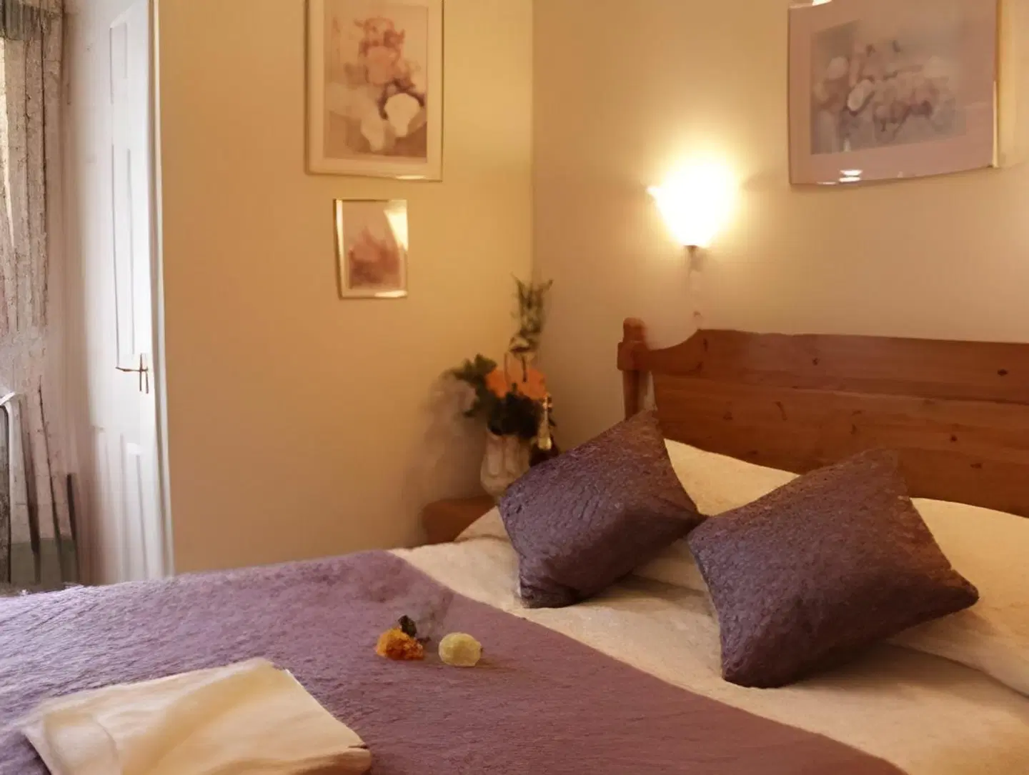 Brentwood Guest House ROOM_EXAMPLE