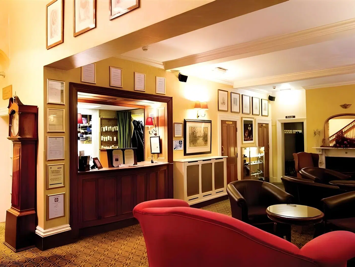 Angel & Royal Bar
