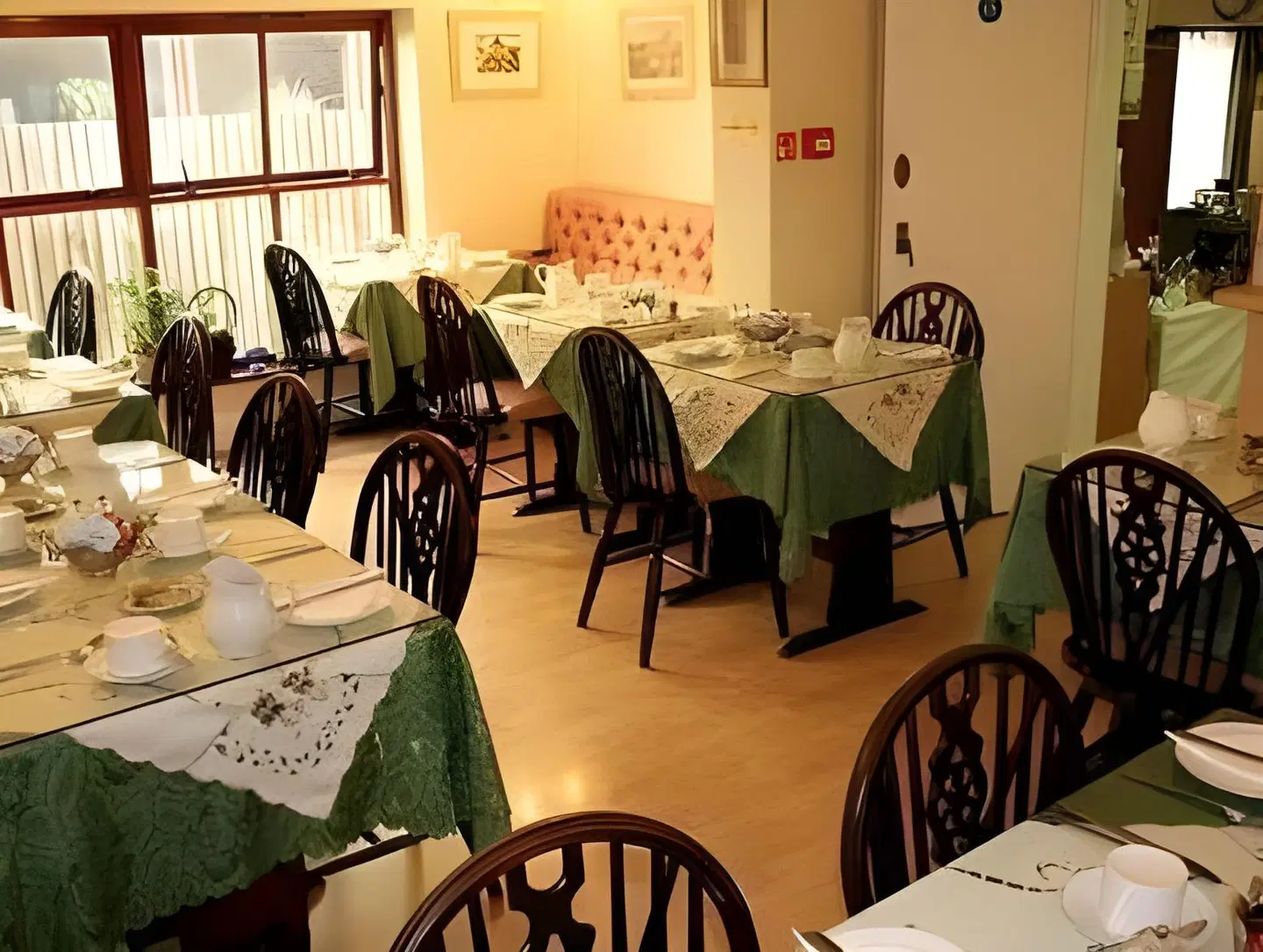 Acorn Guest House B&B Restaurant