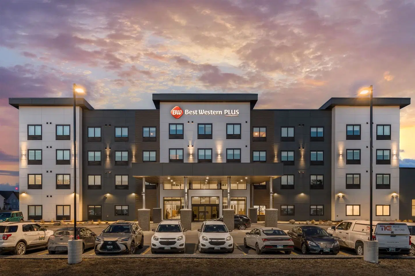 Best Western Plus Neepawa Hotel EXTERIOR