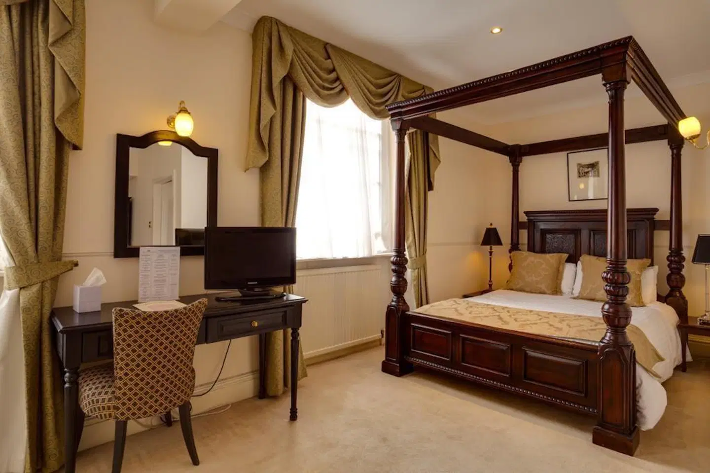 The Saracens Head ROOM_EXAMPLE