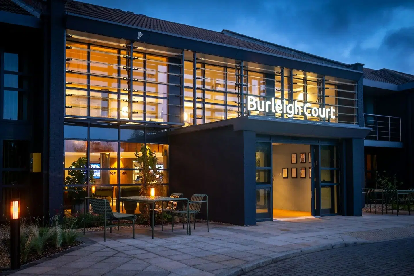 Burleigh Court Hotel EXTERIOR