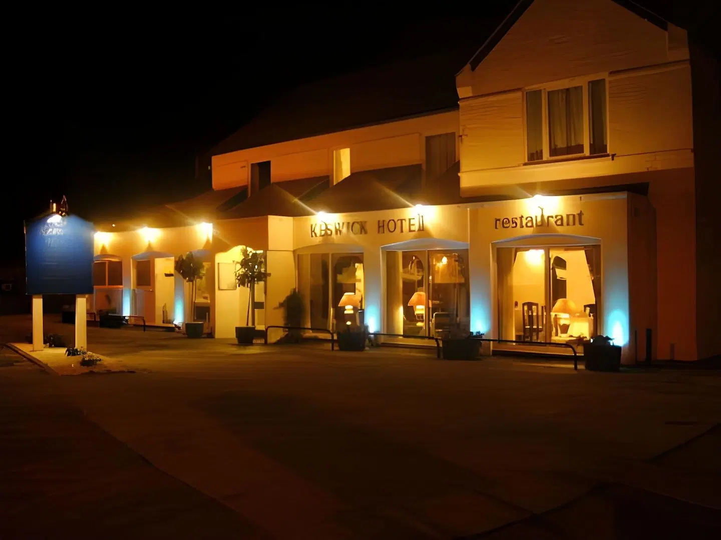 Seals Bacton EXTERIOR