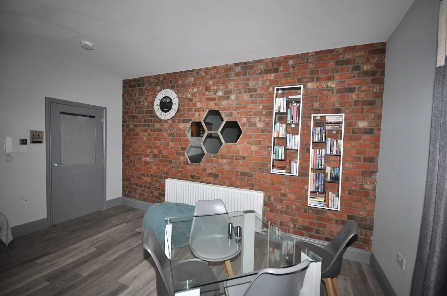 Bentinck Apartments Restaurant