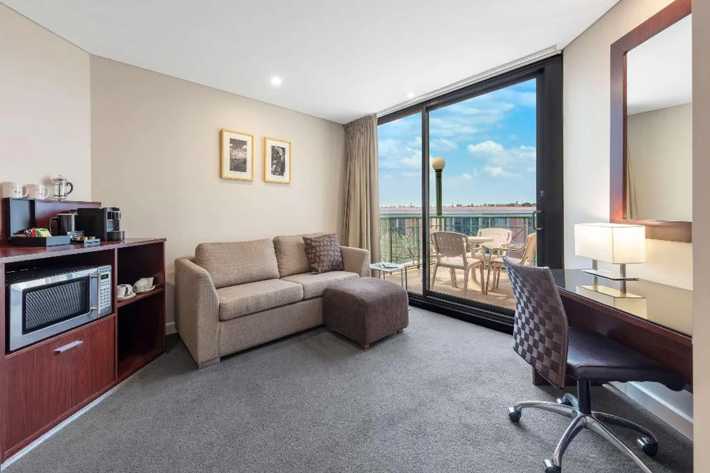 Amora Hotel Riverwalk ROOM_EXAMPLE
