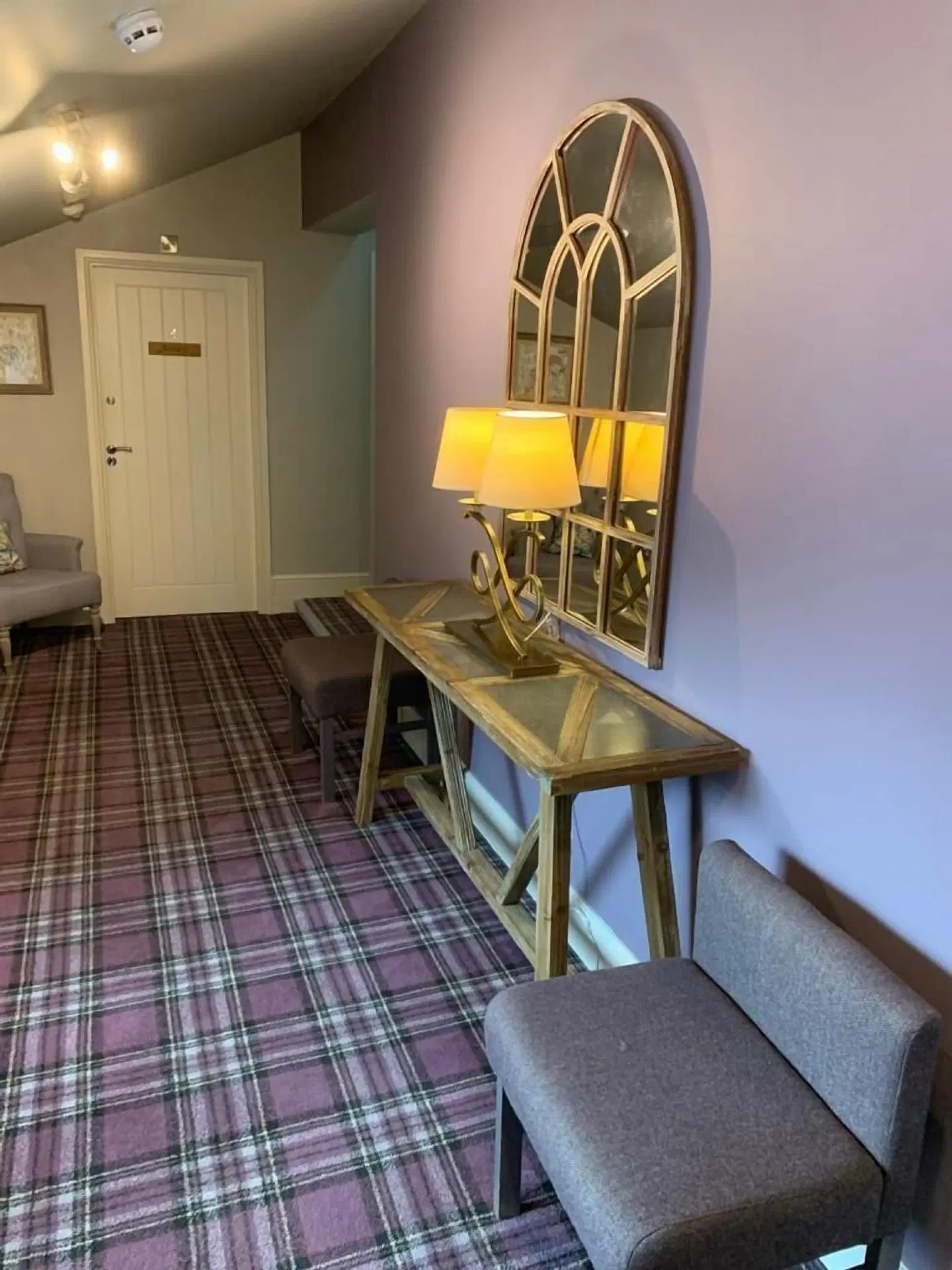 Plum and Partridge Inn ROOM_EXAMPLE