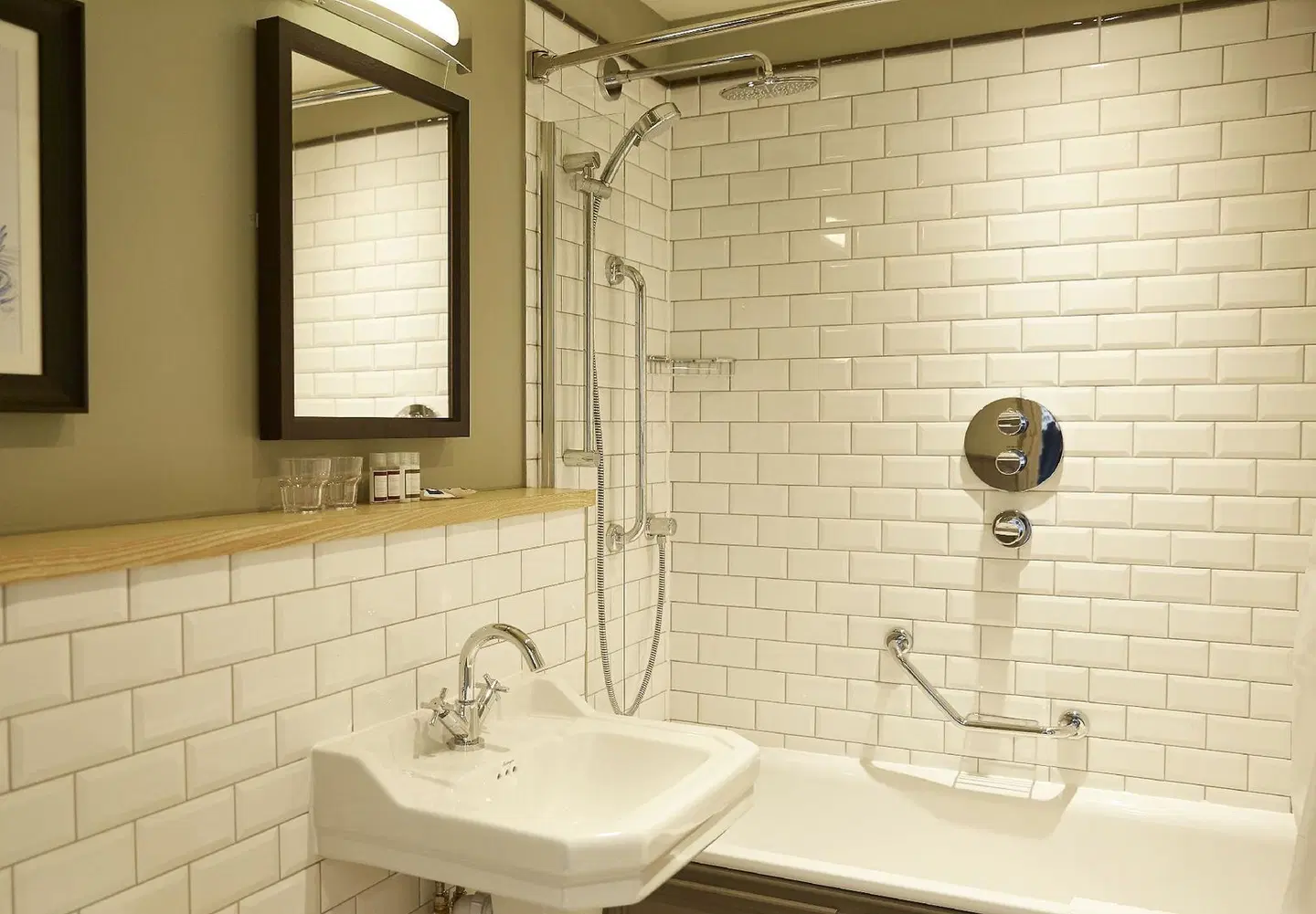 Pen & Parchment Inn by Greene King Inns Badezimmer