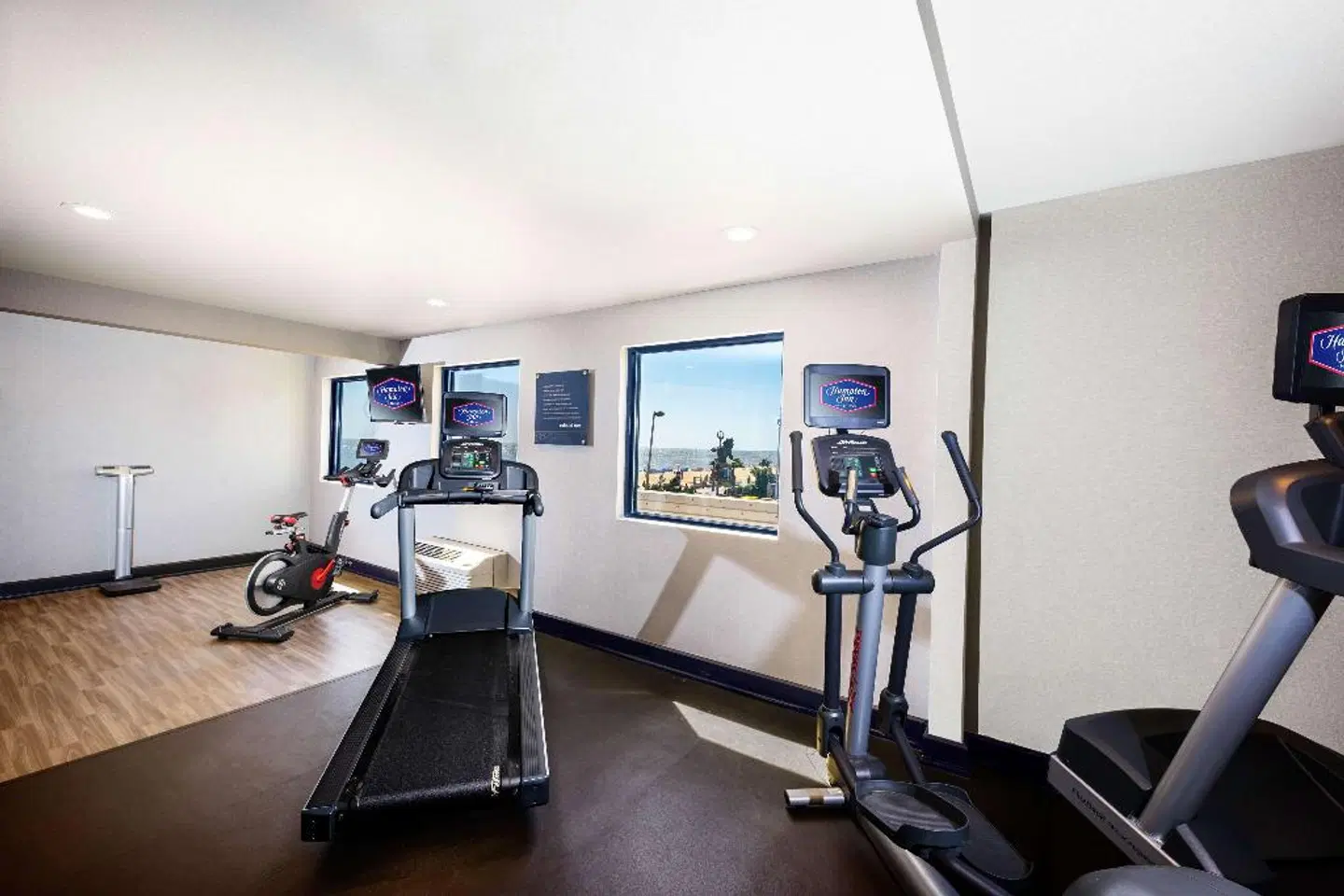 Hampton Inn Virginia Beach-Oceanfront North SPORTS_AND_LEISURE