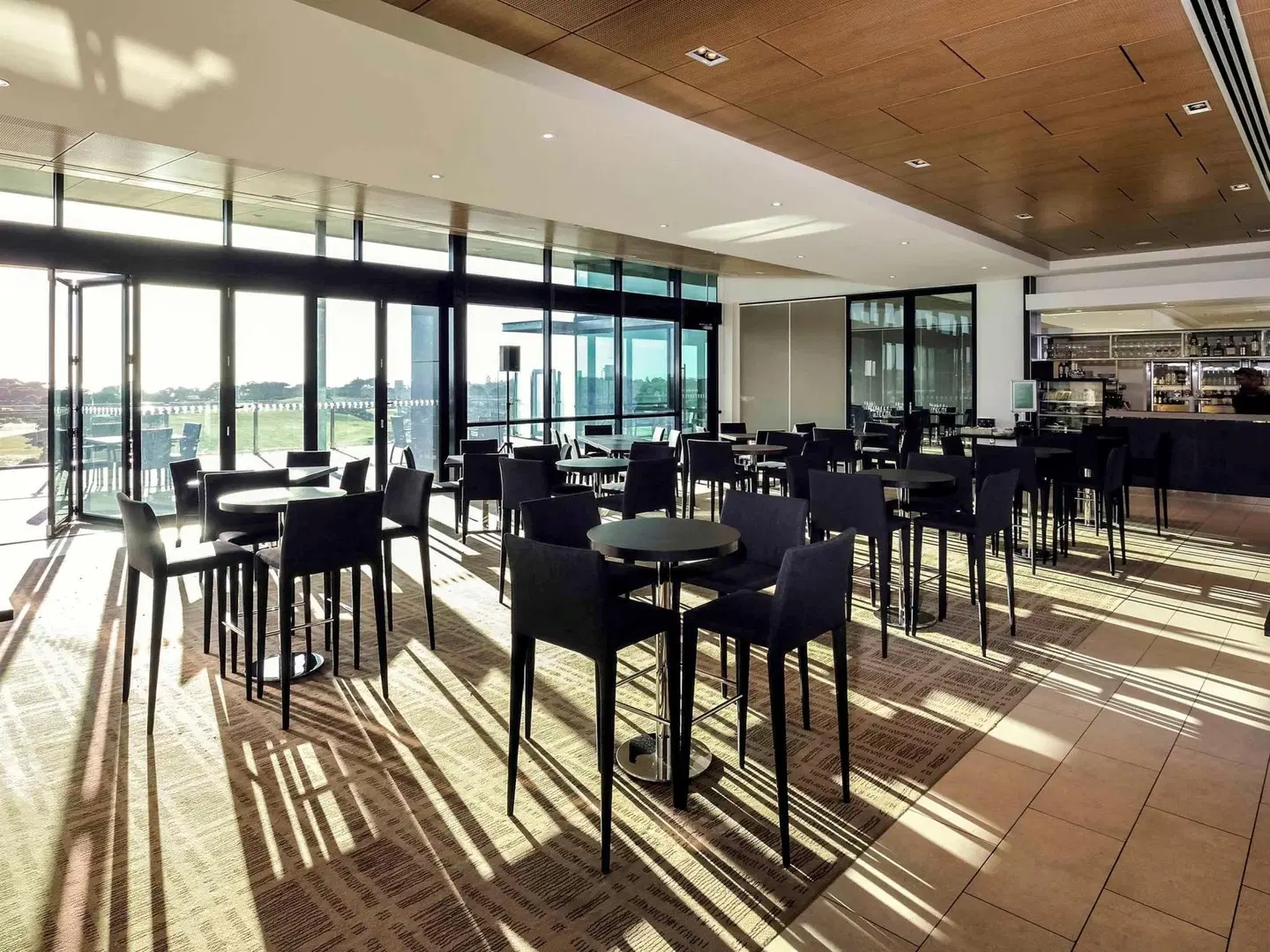 Mercure Portsea Bar