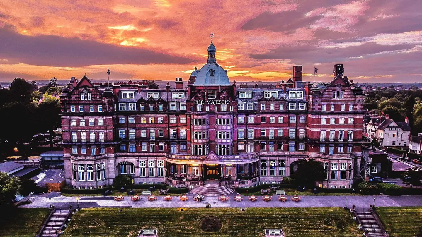 DoubleTree by Hilton Harrogate Majestic Hotel & Spa EXTERIOR